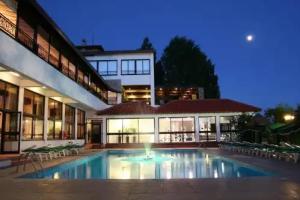 Rodon Hotel and Resort, Agros