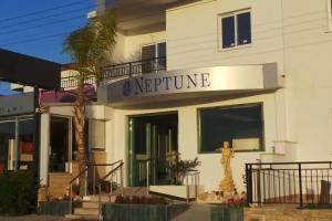 Neptune Hotel Apartments Paphos, Coral Bay