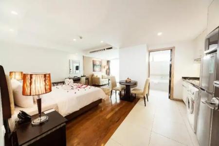Adelphi Grande Sukhumvit - 30