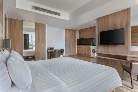 Adelphi Grande Sukhumvit - 80