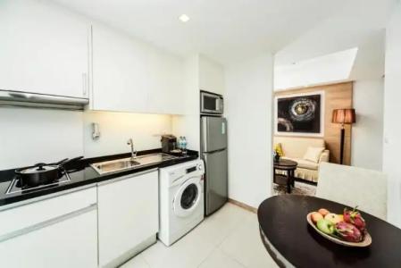 Adelphi Grande Sukhumvit - 25