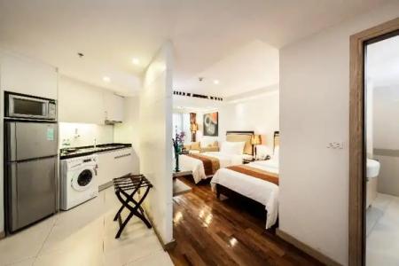 Adelphi Grande Sukhumvit - 28