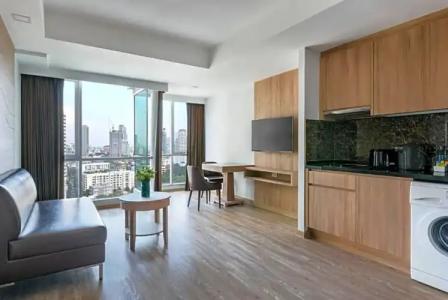 Adelphi Grande Sukhumvit - 45