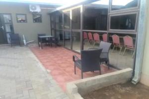 Mo-nize Villa Guesthouse, Otjiwarongo