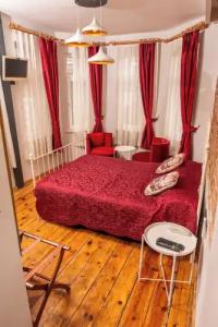 Corner Hot - 166