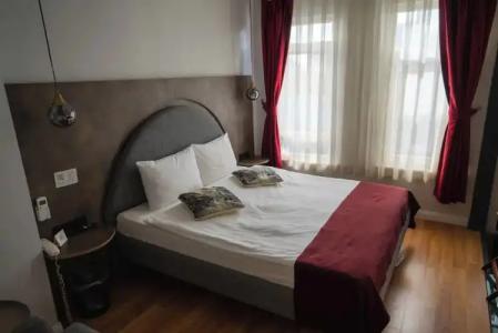 Corner Hot - 159