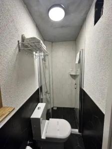 Corner Hot - 127