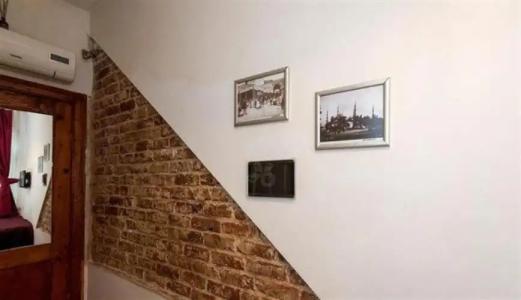 Corner Hot - 122