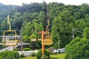 Cottage by the Creek, Sevierville