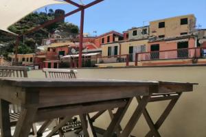 Santa Marta Rooms - Via Del Santo 25, Vernazza