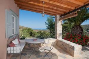 Chroussiano Farmhouse, Syros Island