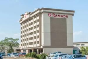 Ramada by Wyndham Edmonton South, Edmonton