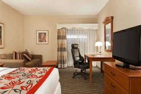 Ramada by Wyndham Fredericton - 57