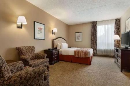 Ramada by Wyndham Fredericton - 32