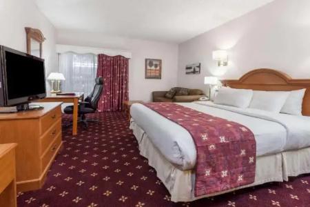 Ramada by Wyndham Fredericton - 30