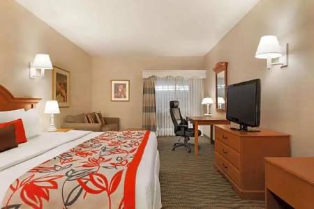 Ramada by Wyndham Fredericton - 75