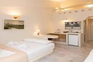 Fratelli Rooms, Tinos Town