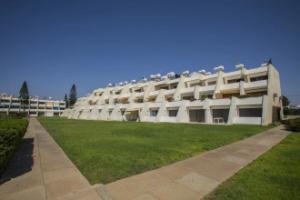 Larnaca Sunshore Beachfront Suite, Oroklini