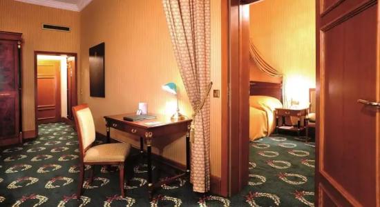 Best Western Premier Grand Russischer Hof - 74