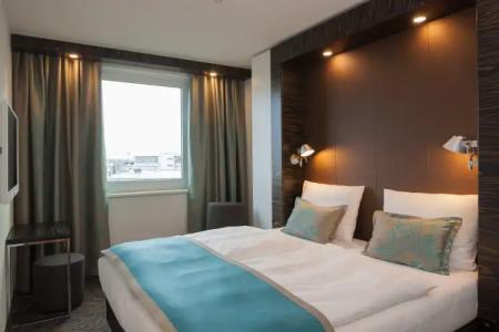 Motel One Stuttgart-Mitte - 7