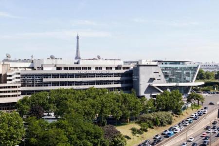 AC Paris Porte Maillot by Marriott - 82