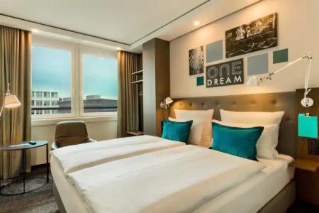 Motel One Munchen-Campus - 33