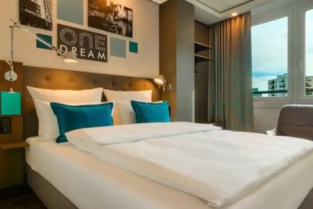 Motel One Munchen-Campus - 35