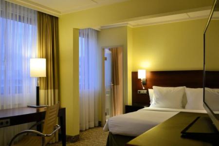 Courtyard by Marriott Dusseldorf Seestern - 48