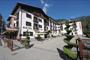 Antey-Saint-Andre - Hotels