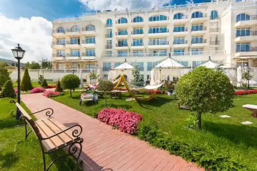 Therma Palace - Private Beach & Free Parking - 22