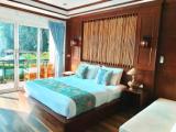 Deluxe room with partial sea view