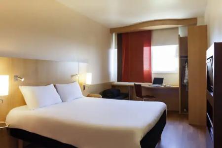 Ibis Oviedo - 51