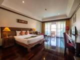 Deluxe Double room with city view