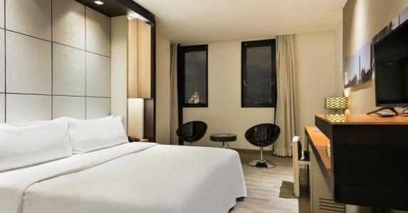 Barcelona Condal Mar Affiliated by Melia - 106