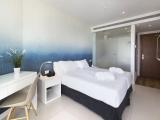 Premium Double Swim-up room with partial sea view