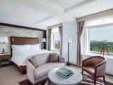 1 Bedroom Grand Double Club Suite with park view