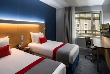 Holiday Inn Express Paris-Canal De La Villette, an IHG - 2