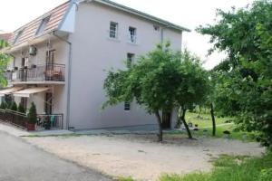 Apartments Hadzi, Banja Aleksinacka