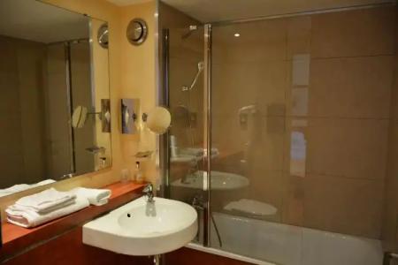 Best Western Royal Caen - 48