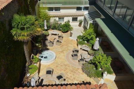 Best Western Premier Le Patio des Artistes Wellness Jacuzzi - 16