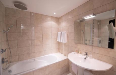 Best Western Premier Le Patio des Artistes Wellness Jacuzzi - 95