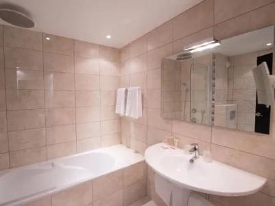 Best Western Premier Le Patio des Artistes Wellness Jacuzzi - 86