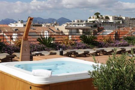 Best Western Premier Le Patio des Artistes Wellness Jacuzzi - 15