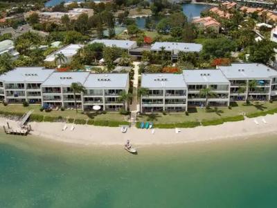 Noosa Harbour Resort - 36