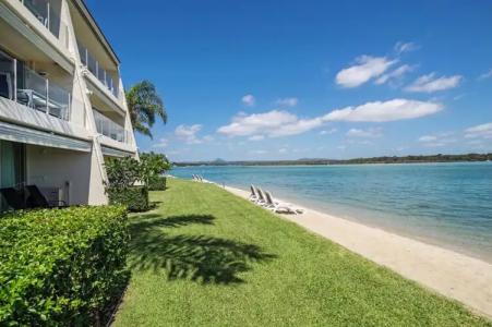 Noosa Harbour Resort - 22