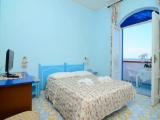 Standard Double room with partial sea view