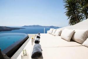 Porto Fira Suites, Fira