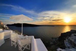 Finesse Suites, Oia