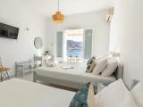 Standard Triple room with sea view