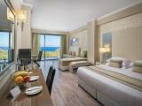 Junior Suite with balcony and with partial sea view